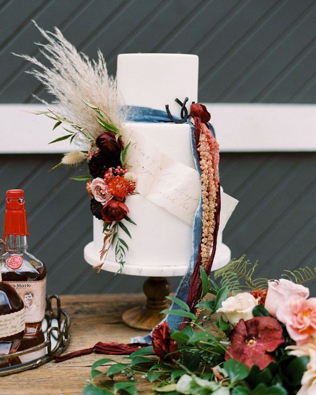 Свадебный торт с пампасной травой