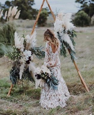 Пампасная трава на свадебной церемонии 