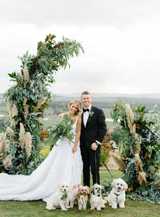 Пампасная трава на свадебной церемонии 