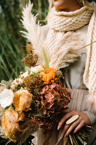 букет невесты с пампасной травой 