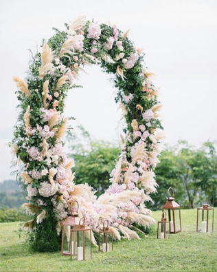 Пампасная трава на свадебной церемонии 