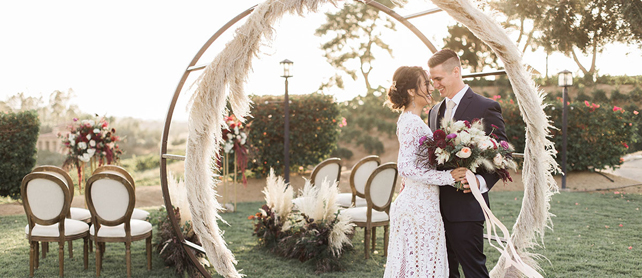 Пампасная трава на свадебной церемонии 