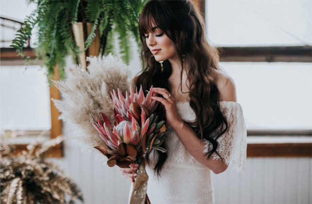 букет невесты с пампасной травой 