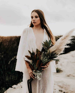 букет невесты с пампасной травой 