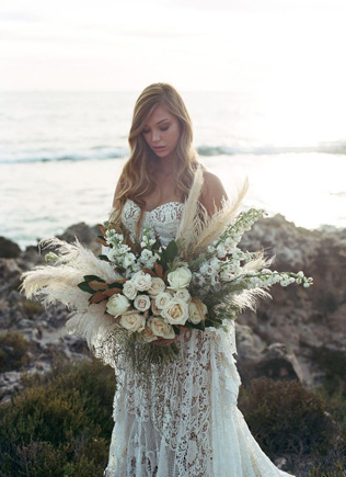 букет невесты с пампасной травой 