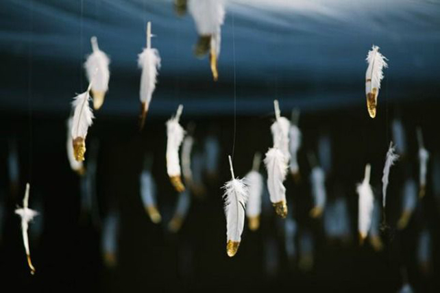 Свадьба в деталях: легкие и невесомые перья 