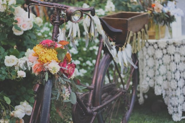 Свадьба в деталях: легкие и невесомые перья 