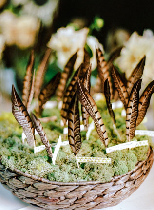 Свадьба в деталях: легкие и невесомые перья 