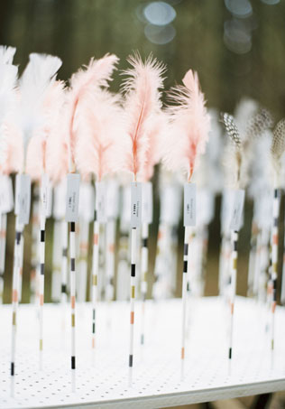 Свадьба в деталях: легкие и невесомые перья 