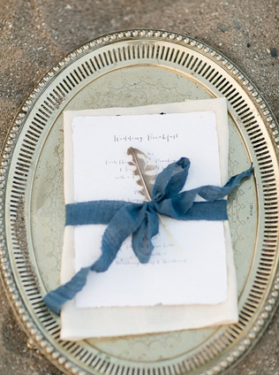 Свадьба в деталях: легкие и невесомые перья 