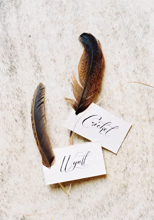 Свадьба в деталях: легкие и невесомые перья 