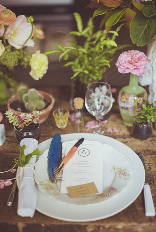 Свадьба в деталях: легкие и невесомые перья 