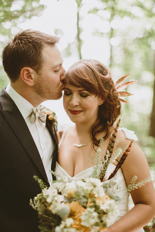 Свадьба в деталях: легкие и невесомые перья 