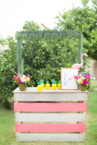 Розовые фламинго в декоре свадьбы