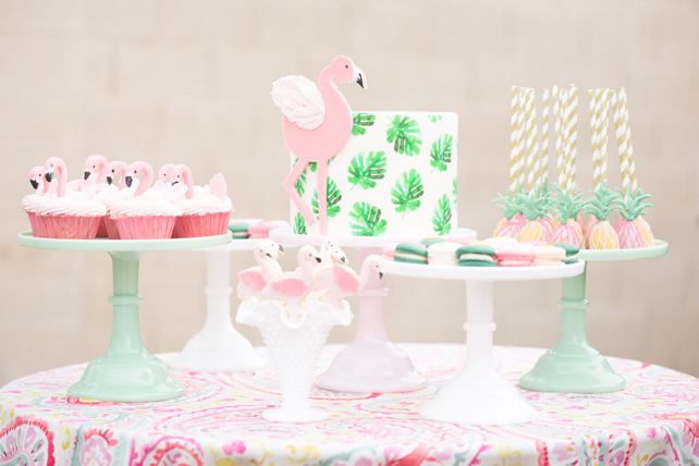 Розовые фламинго в декоре свадьбы