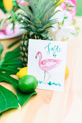 Розовые фламинго в декоре свадьбы