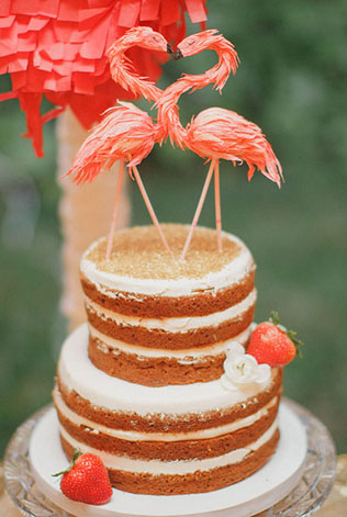 Розовые фламинго в декоре свадьбы