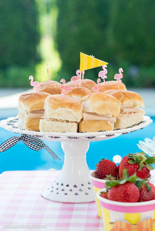 Розовые фламинго в декоре свадьбы