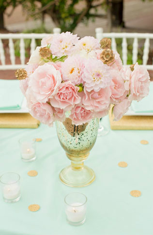 Идеальное сочетание: розовые и золотые оттенки, цветочные композиции