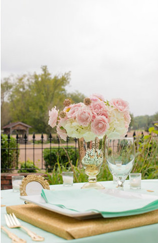 Идеальное сочетание: розовые и золотые оттенки, цветочные композиции