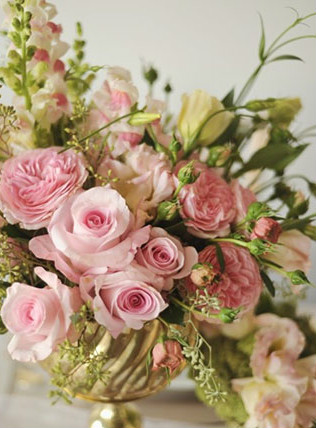 Идеальное сочетание: розовые и золотые оттенки, флористика