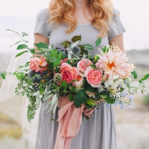 Вечная классика: 50 свадебных букетов в розовом цвете