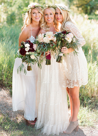 Свадебные тренды: платья подружек невесты для бархатного сезона 