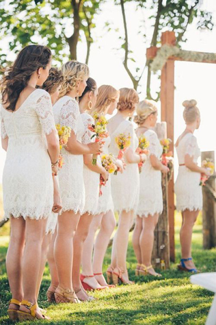 Свадебные тренды: платья подружек невесты для бархатного сезона 