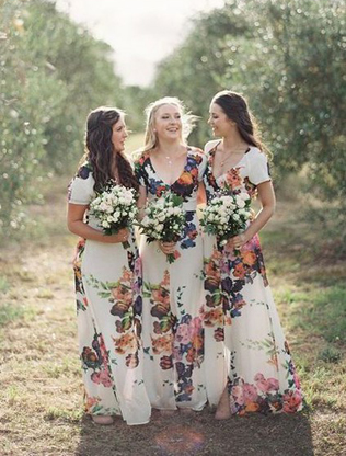 Свадебные тренды: платья подружек невесты для бархатного сезона 