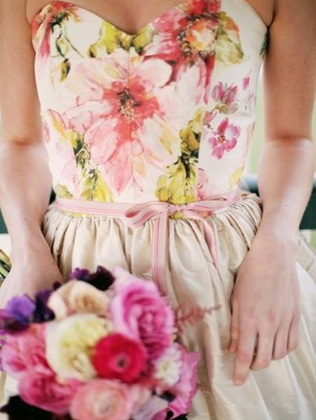 Свадебные тренды: платья подружек невесты для бархатного сезона 