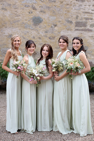 Свадебные тренды: платья подружек невесты для бархатного сезона 