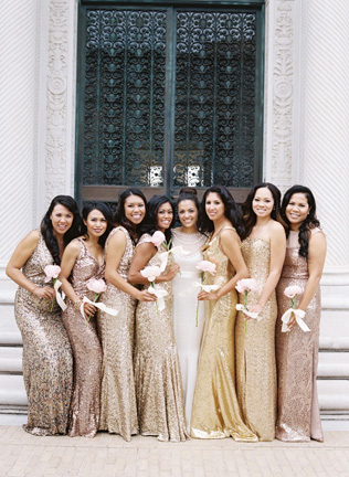 Свадебные тренды: платья подружек невесты для бархатного сезона 