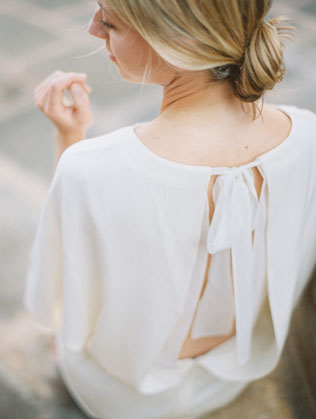 Вдохновение: свадебные платья с завязками на спинке 