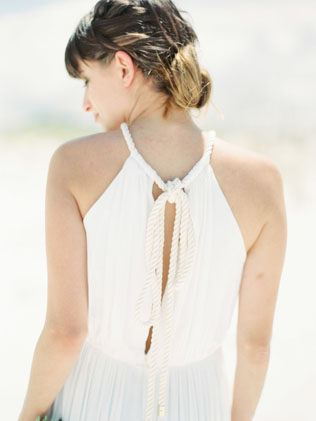 Вдохновение: свадебные платья с завязками на спинке 