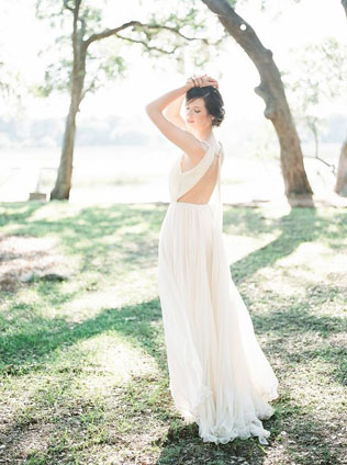 Вдохновение: свадебные платья с завязками на спинке 