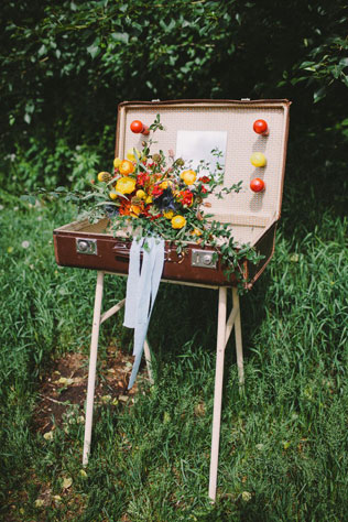 По дороге к любви, букет в чемодане