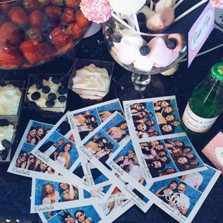 Почему на свадьбе не обойтись без фотобудки 