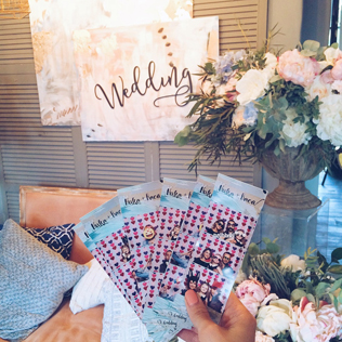 Почему на свадьбе не обойтись без фотобудки 