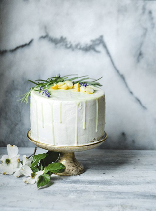 40 потрясающих свадебных тортов с подтеками  