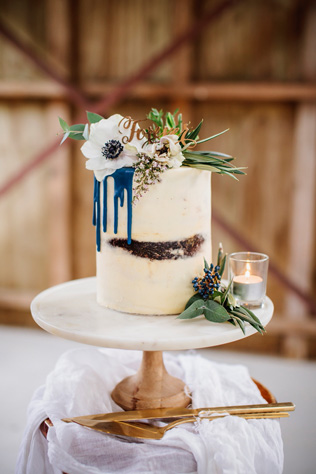 40 потрясающих свадебных тортов с подтеками  