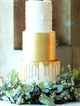 40 потрясающих свадебных тортов с подтеками  