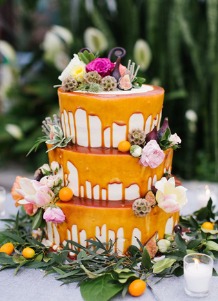 40 потрясающих свадебных тортов с подтеками  