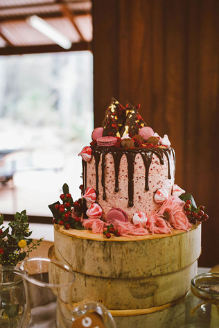 40 потрясающих свадебных тортов с подтеками  