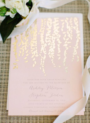 Изысканное решение: свадебная полиграфия с золотым тиснением 