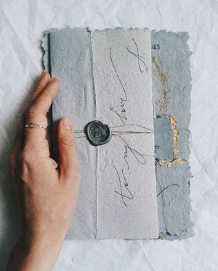 Изысканное решение: свадебная полиграфия с золотым тиснением 