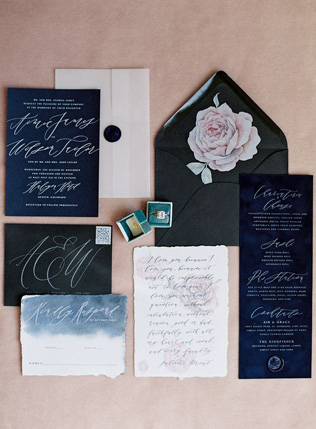 Осеннее вдохновение: свадебная полиграфия в черном цвете 