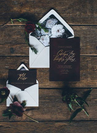 Осеннее вдохновение: свадебная полиграфия в черном цвете 