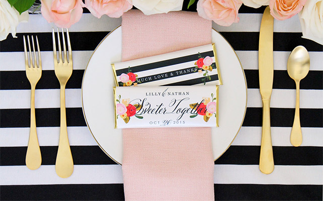 Черно-белая полоска на свадьбе - сервировка стола