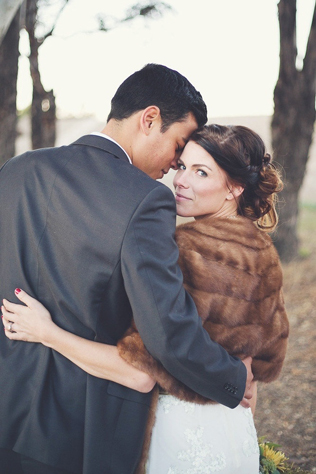 Благородный мех: полушубки и накидки для невест 