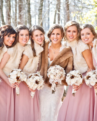 Благородный мех: полушубки и накидки для невест 